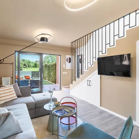 Ferienhaus New Stylish Casa Melisa With 2 Gardens And Bbq Facilities! Poreč